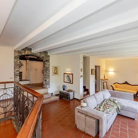 Vila Casa Nel Bosco *